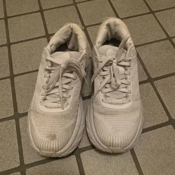 HOKA ONE ONE 화이트 스니커즈