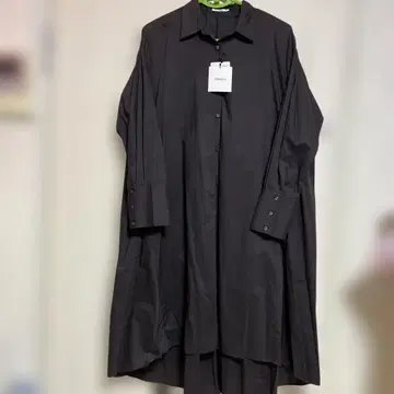 오즈모시스 A라인 원피스 차콜 미사용 새상품