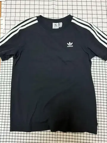 adidas 아디컬러 쓰리 스트라이프 오리지널스 t셔츠