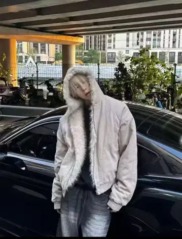 퍼 자켓 화이트 얼룩 있음