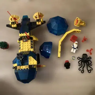 LEGO 잠수함 모델 미니 피규어 포함