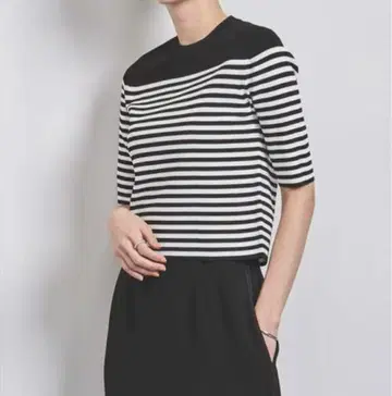 UNITED ARROWS COMFY 컴팩트 크루넥 니트