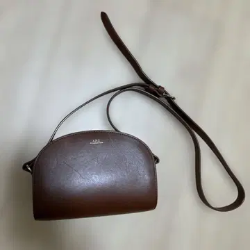A.P.C. 브라운 가죽 숄더백