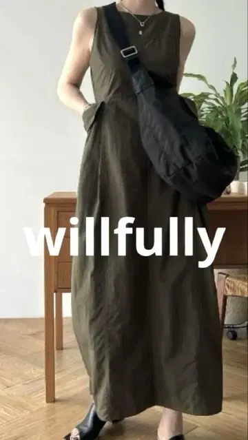 [ 새상품급 ] willfully 슬리브리스 롱 원피스 카키 코쿤