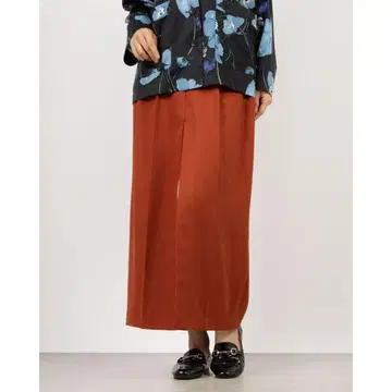 CLANE 클라네 FRONT SLIT TUCK SKIRT
