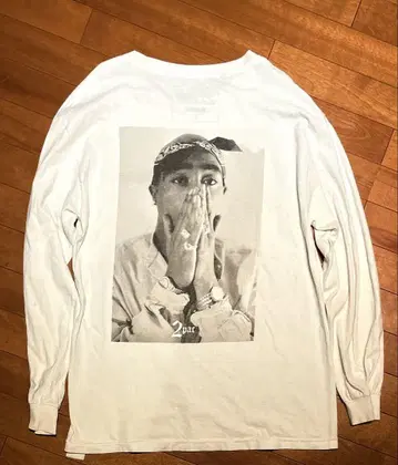 XLARGE x 2PAC 롱 슬리브 티셔츠