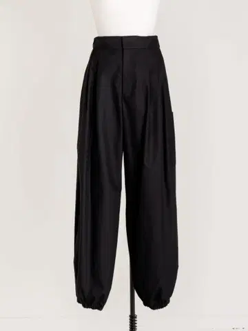 새상품 qualia balloon pants TYPE B