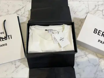 정품 Berluti 벨루티 가죽 탭 T셔츠 로고 상의