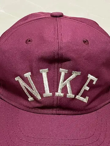 NIKE 버건디 캡