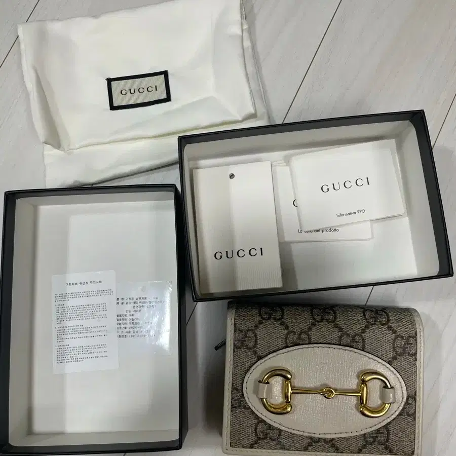 GUCCI | 구찌 (Authentic/Same-day shipping) Gucci Horsebit Wallet  #디올,#샤넬,#루이비통,#입생로랑,#고야드 on Bunjang Global Site.