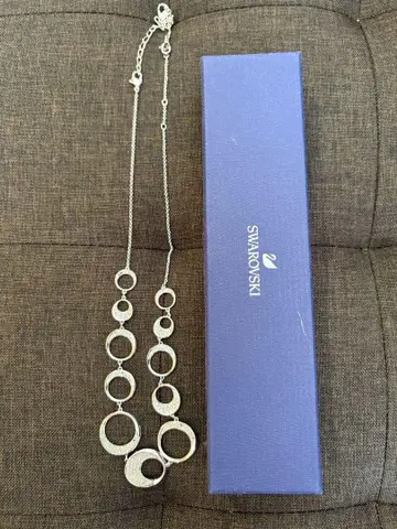 Swarovski 서클 문 목걸이