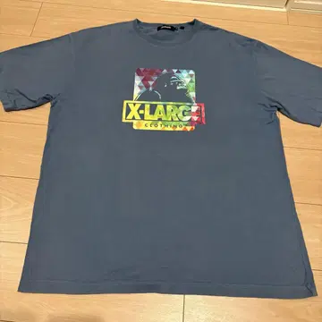 새상품급 X-LARGE 컬러풀 T셔츠 L 사이즈