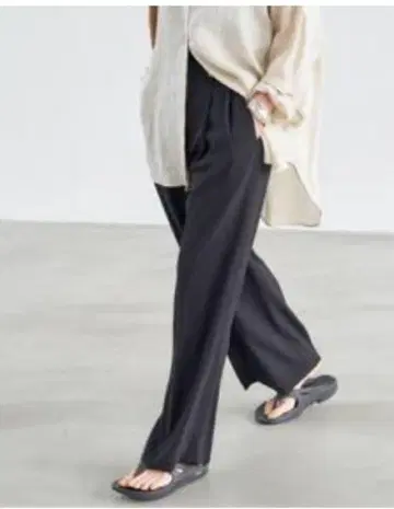 Spick and span 실키 2턱 와이드 팬츠
