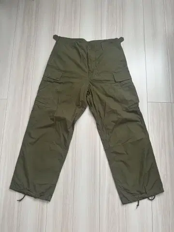 BEAMS PLUS 립스탑 밀리터리 6 포켓 팬츠