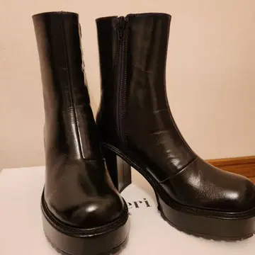 블랙 사이드 지퍼 플랫폼 부츠