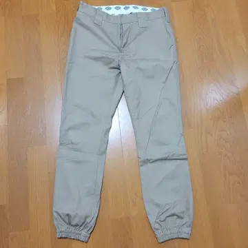 Dickies 베이지 조거 팬츠