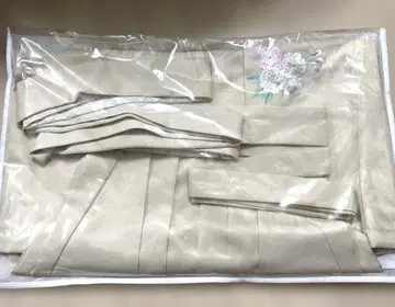 크림색 하카마 꽃무늬 자수 포함