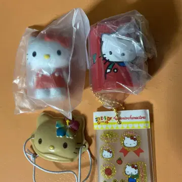 헬로키티 가챠가챠 키링 세트
