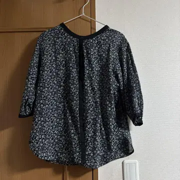 꽃무늬 오부 소매 셔츠와 스커트 세트