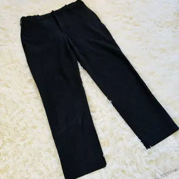 UNIQLO 다크 그레이 울 블렌드 슬랙스