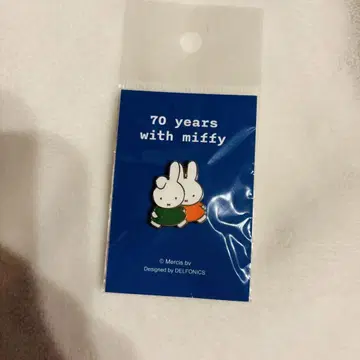 [ 묶음 구매 대응 가능 ] 미피 전시회 70주년 miffy 핀 배지
