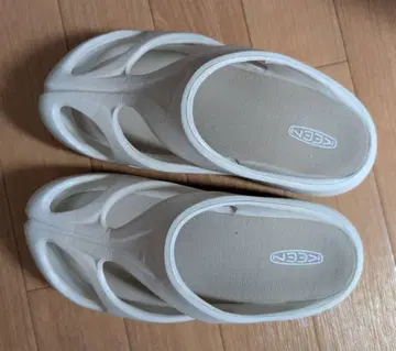KEEN 화이트 샌들 7 US