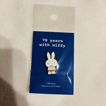 [ 묶음 구매 가능 ] 미피 전시회 70주년 miffy 핀 배지