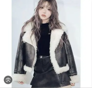 MURUA 빈티지 스타일 숏 페이크 무스탕