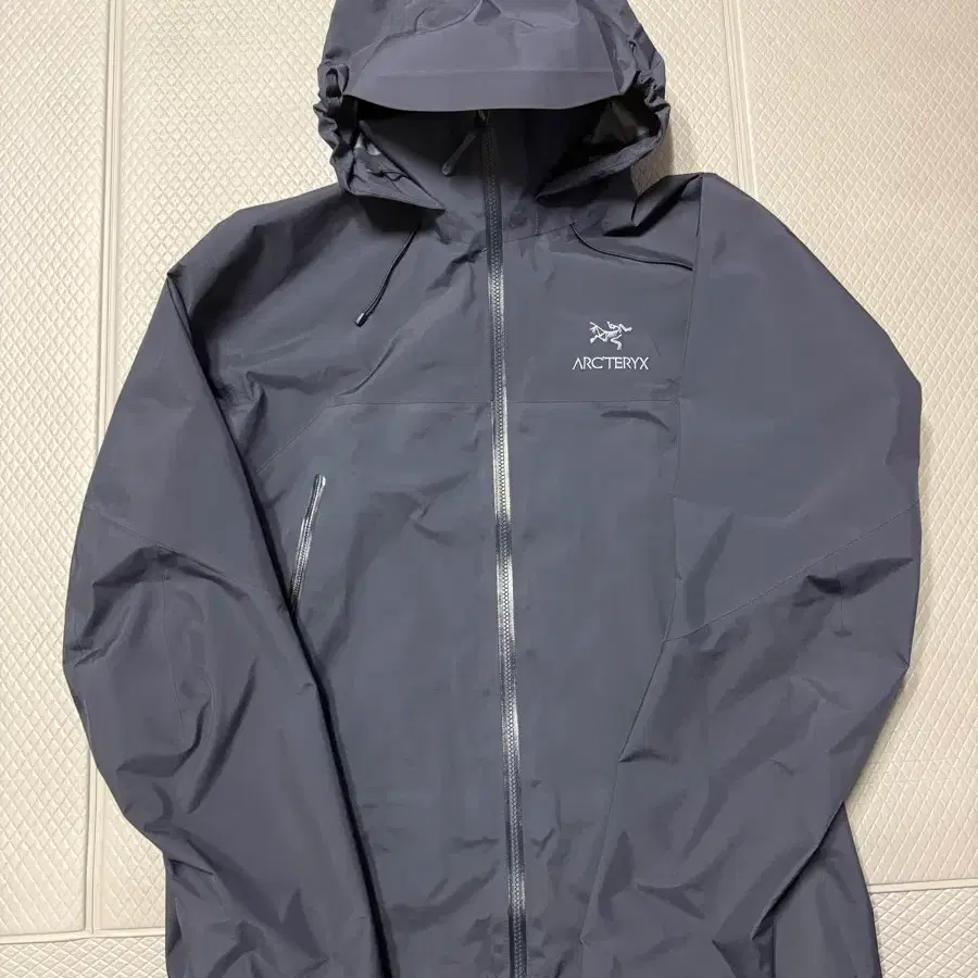 L) Skylrk Tokyo Limited Pop-up Hoodie | Bunjang Global