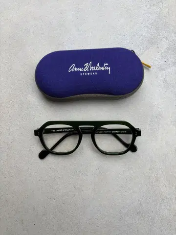ANNE ET VALENTIN 앙 발렌타인 DOWNEY