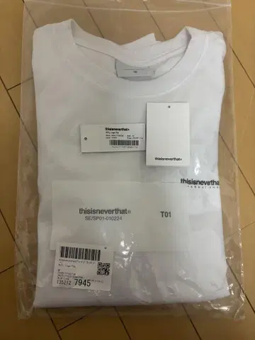 [새상품급] thisisneverthat 화이트 M 티셔츠 네바자