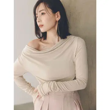 anuans 개더 드레이프 컷 탑 베이지