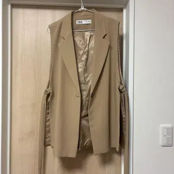 ZARA 슬릿 베스트 베이지 브라운