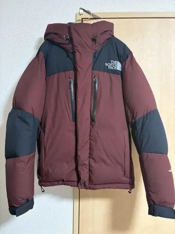 THE NORTH FACE 발트로 라이트 자켓 세쿼이아 레드