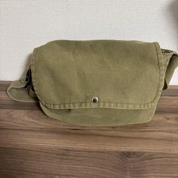 올리브 그린 캔버스 숄더백