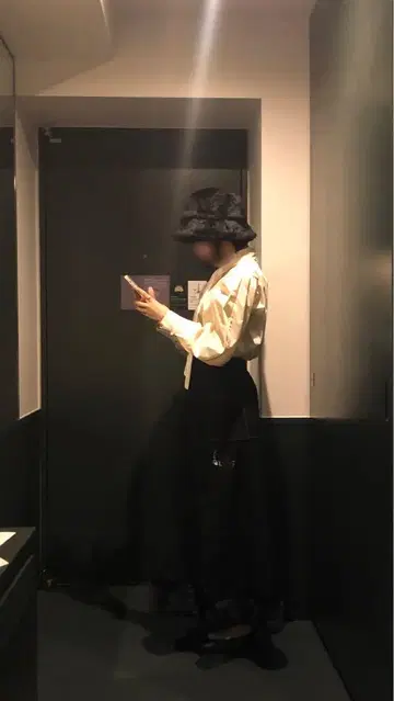 블랙 버킷햇 심플한 디자인