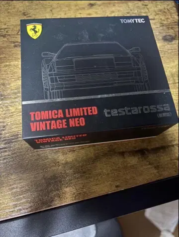 TOMICA LIMITED VINTAGE NEO Testarossa
