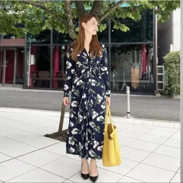 시네마틱 홀리데이 원피스 M 사이즈 네이비