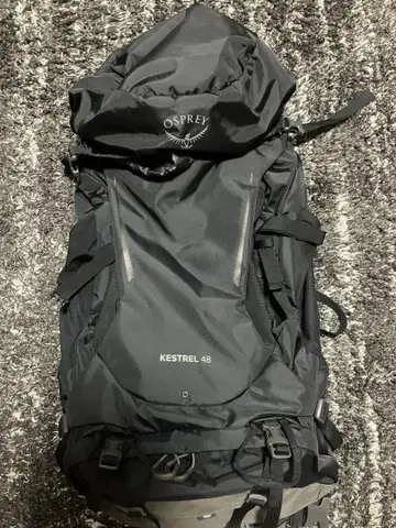 Osprey Kestrel 48 백팩 블랙