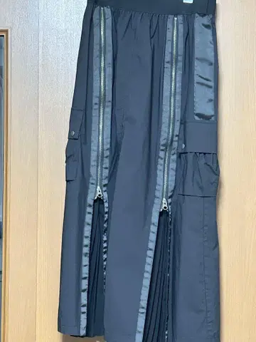 라핀나인 지퍼 달린 블랙 롱 스커트 프리 사이즈