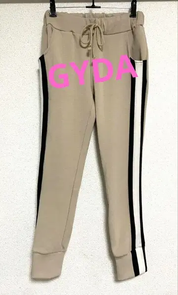 GYDA 베이지 스웨트 팬츠