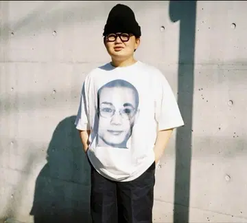 ARAKI 프린트 화이트 T셔츠