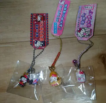 헬로키티 스트랩 3개 세트 끈 장식 지역 한정
