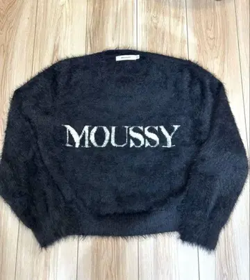 새상품급 레어템 moussy 로고 샤기 니트