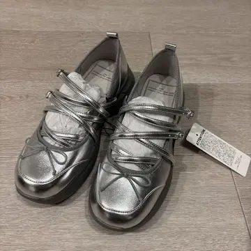 GU rokh 멜리 제인 슈즈 M 사이즈 실버