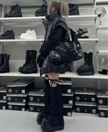 UGLY SHADOW 레그 워머