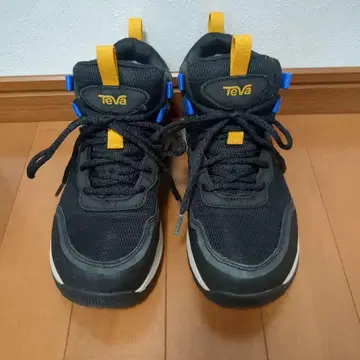 테바 키즈 하이컷 신발 22.5cm