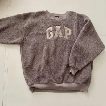 GAP 오버 사이즈 보아 하트 로고 스웨트 셔츠