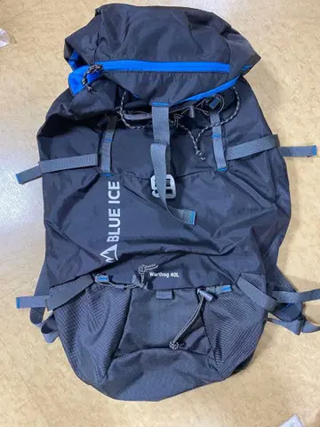 블루 아이스 BLUE ICE Warthog 40L 백팩