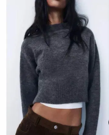 ZARA 라운드넥 스웨터